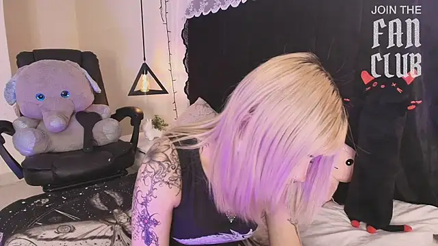 Snapshot of IvyBelle_ chatting on 10, 6, 2026 IvyBelle online show from 10, 6, 2026