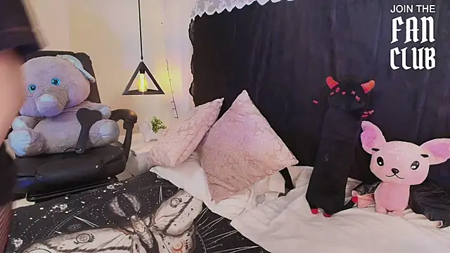 Snapshot of IvyBelle_ chatting on 26, 6, 2026 IvyBelle online show from 26, 6, 2026