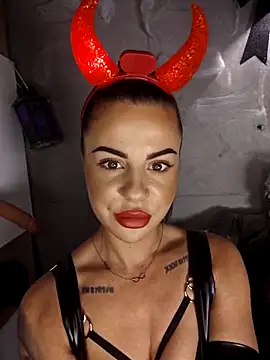 BabyFaceMia online show from 28, 10, 2025