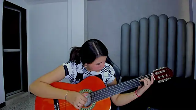 Charlotte-Star online show from 16, 12, 2025