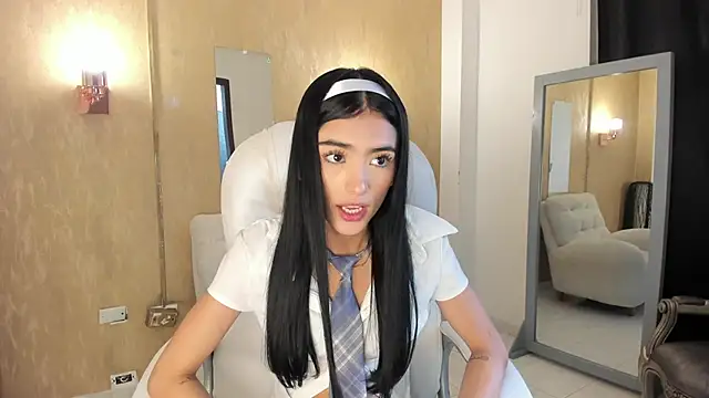 zoerouse  online show from 18, 11, 2025