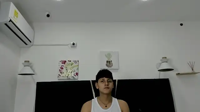 Snapshot of zeusapollofuck chatting on 25, 9, 2025 zeusapollofuck online show from 25, 9, 2025