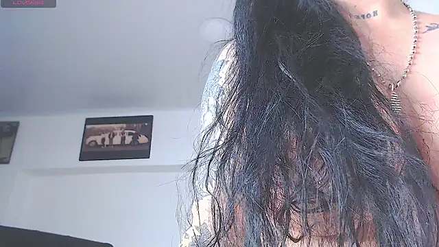 Snapshot of Vicky_hotmilf chatting on 1, 7, 2026 Vicky hotmilf online show from 1, 7, 2026