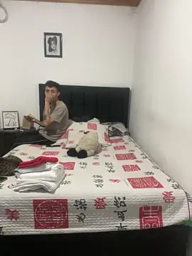 Snapshot of coupledesire18 chatting on 1, 12, 2025 coupledesire18 online show from 1, 12, 2025