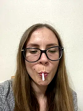 Snapshot of SophieDesire chatting on 17, 9, 2025 SophieDesire online show from 17, 9, 2025