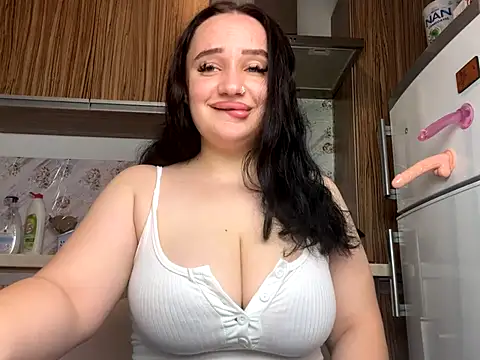 Snapshot of curvybombb chatting on 12, 10, 2025 curvybombb online show from 12, 10, 2025