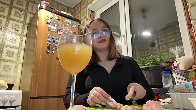 IvyGlimpse online show from 13, 10, 2025