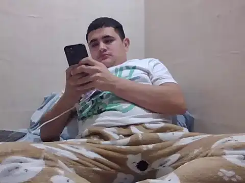 Snapshot of whitsblack chatting on 12, 9, 2025 whitsblack online show from 12, 9, 2025