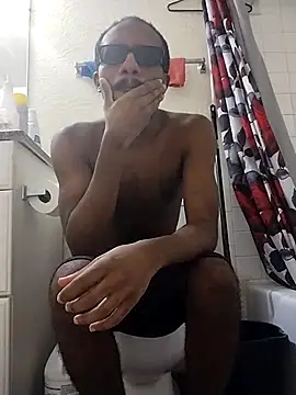 Snapshot of moneybaggtj chatting on 9, 9, 2025 moneybaggtj online show from 9, 9, 2025