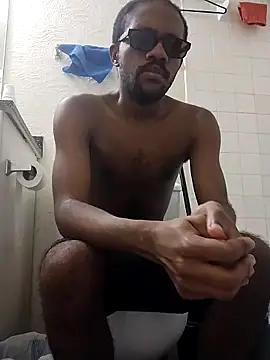 Snapshot of moneybaggtj chatting on 15, 9, 2025 moneybaggtj online show from 15, 9, 2025