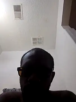 Snapshot of moneybaggtj chatting on 21, 10, 2025 moneybaggtj online show from 21, 10, 2025