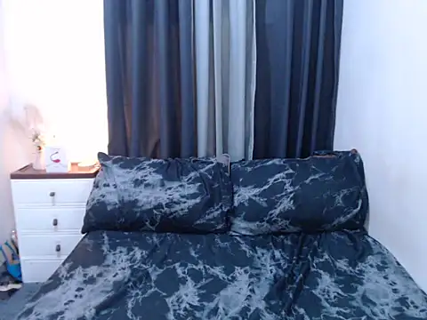 AngelHille online show from 8, 9, 2025