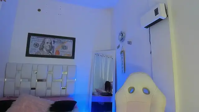 Snapshot of MissDiabla_ chatting on 16, 2, 2026 MissDiabla online show from 16, 2, 2026