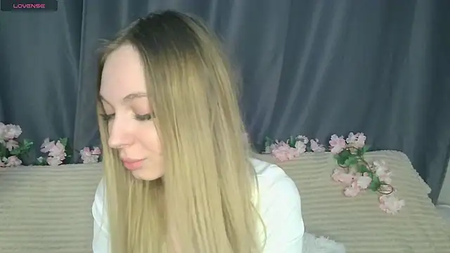 BabbbyFoxxx online show from 12, 11, 2025