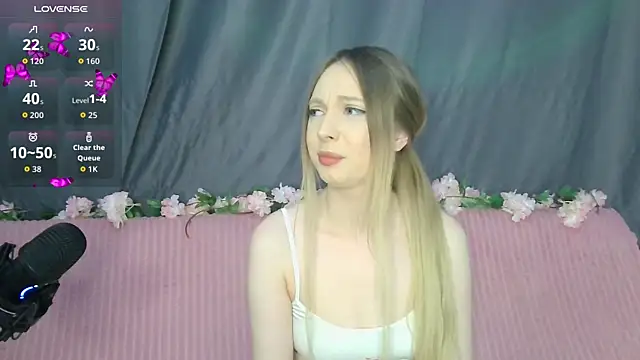 BabbbyFoxxx online show from 17, 12, 2025