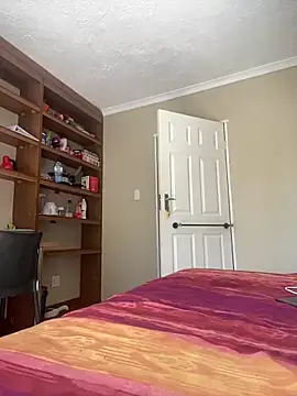 Moonzy77 online show from 3, 10, 2025