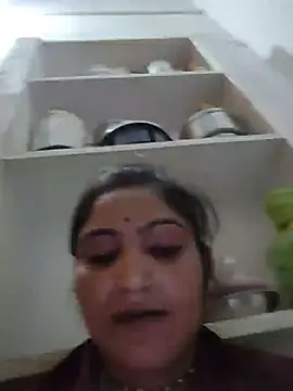 Snapshot of LUCKY_cut chatting on 8, 7, 2026 LUCKY cut online show from 8, 7, 2026