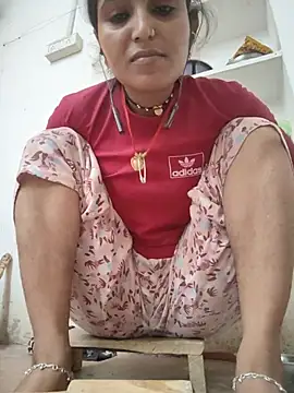Snapshot of LUCKY_cut chatting on 10, 7, 2026 LUCKY cut online show from 10, 7, 2026