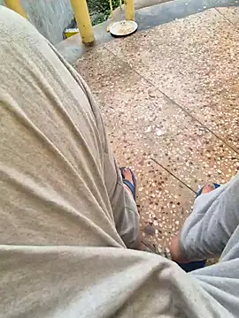 Snapshot of kkkk1882 chatting on 8, 10, 2025 kkkk1882 online show from 8, 10, 2025