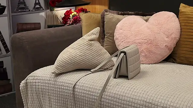 Mia Swano online show from 20, 4, 2026