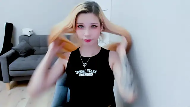 Kitten Alissa online show from 14, 9, 2025