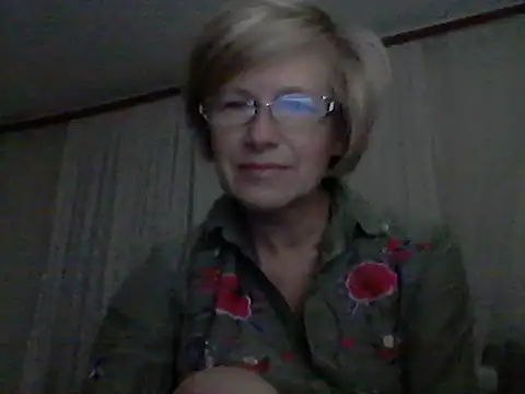 Snapshot of LucyLewisX chatting on 14, 10, 2025 LucyLewisX online show from 14, 10, 2025