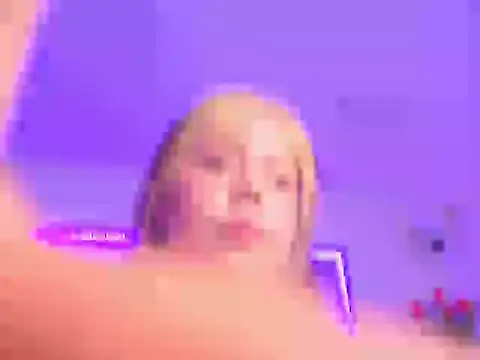 Snapshot of HanniRoss chatting on 14, 11, 2025 HanniRoss online show from 14, 11, 2025