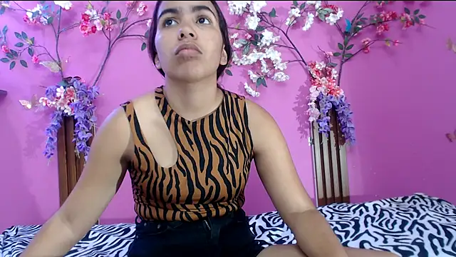 skinnysofia18 online show from 3, 6, 2026