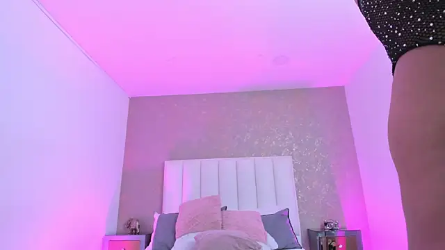 KaylieBrooks online show from 15, 4, 2026