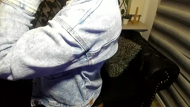 Snapshot of ASHLEY_QUALLEY chatting on 31, 10, 2025 ASHLEY QUALLEY online show from 31, 10, 2025