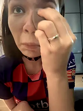 Snapshot of milkiiis chatting on 15, 10, 2025 milkiiis online show from 15, 10, 2025