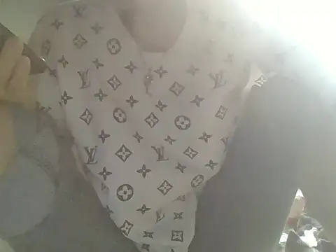 Snapshot of Bee_hunter chatting on 22, 9, 2025 Bee hunter online show from 22, 9, 2025