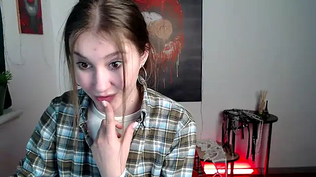 Snapshot of Milka_kamila chatting on 4, 2, 2026 Milka kamila online show from 4, 2, 2026