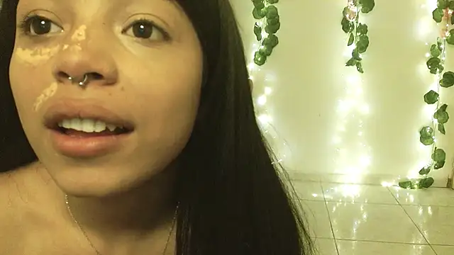 Snapshot of EIVIY1609 chatting on 15, 10, 2025 EIVIY1609 online show from 15, 10, 2025