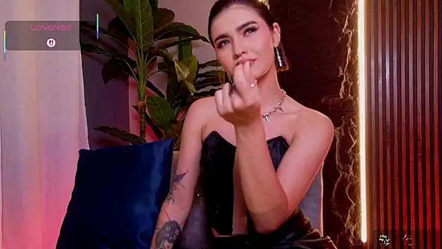 La Diabla 111  online show from 2, 10, 2025