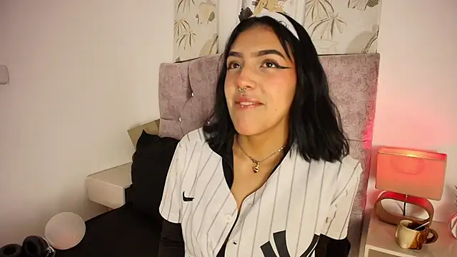 Dulce Bella  online show from 24, 2, 2026