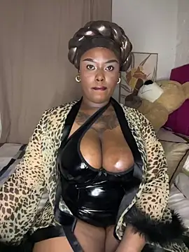 Snapshot of QUEEN_NOBUHLE_777 chatting on 1, 6, 2026 QUEEN NOBUHLE 777 online show from 1, 6, 2026