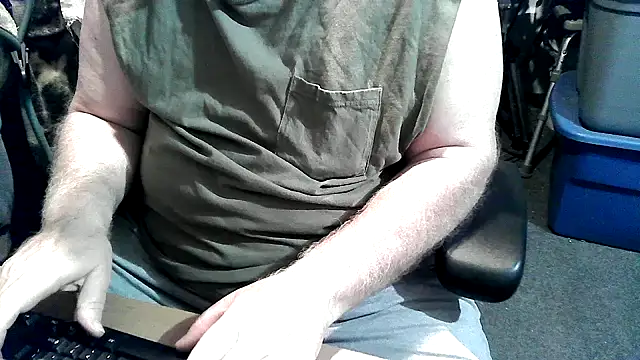 Snapshot of georgew62 chatting on 1, 10, 2025 georgew62 online show from 1, 10, 2025