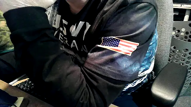 Snapshot of georgew62 chatting on 18, 10, 2025 georgew62 online show from 18, 10, 2025