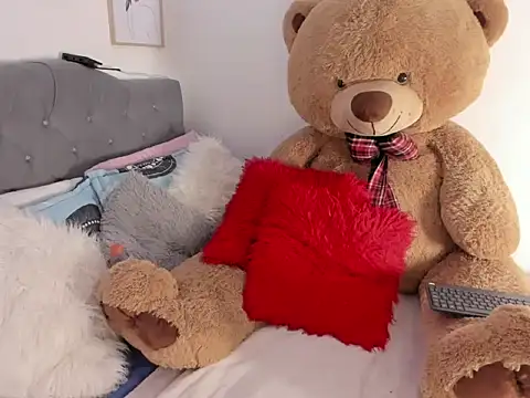 Elyross1  online show from 3, 11, 2025