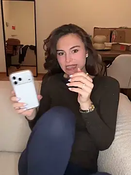 SophiiaStarr online show from 22, 11, 2025