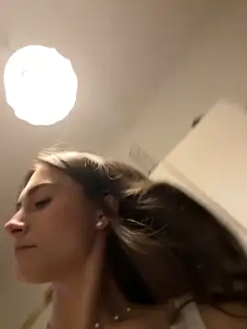 SophiiaStarr online show from 2, 12, 2025