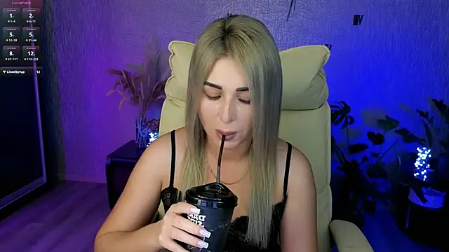 Snapshot of NikkiiStill chatting on 18, 6, 2026 NikkiiStill online show from 18, 6, 2026