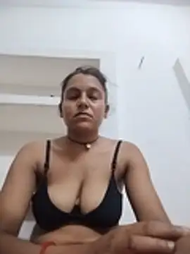 Snapshot of Sonam_shinde chatting on 5, 7, 2026 Sonam shinde online show from 5, 7, 2026