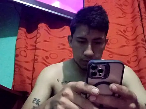 Snapshot of True_Di chatting on 19, 9, 2025 True Di online show from 19, 9, 2025