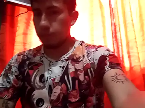 Snapshot of True_Di chatting on 19, 9, 2025 True Di online show from 19, 9, 2025