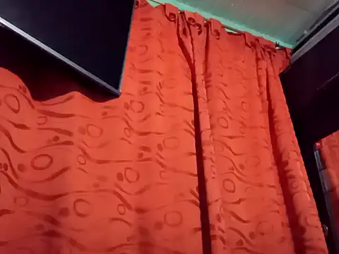 Snapshot of True_Di chatting on 21, 9, 2025 True Di online show from 21, 9, 2025