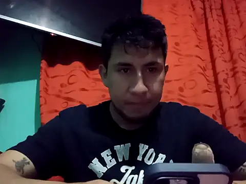 Snapshot of True_Di chatting on 23, 9, 2025 True Di online show from 23, 9, 2025