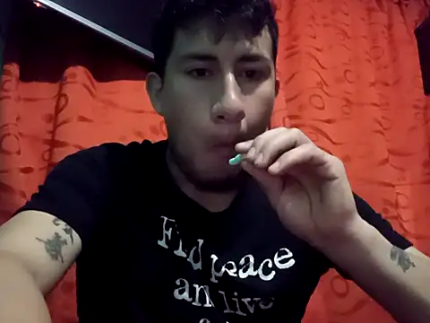 Snapshot of True_Di chatting on 24, 9, 2025 True Di online show from 24, 9, 2025