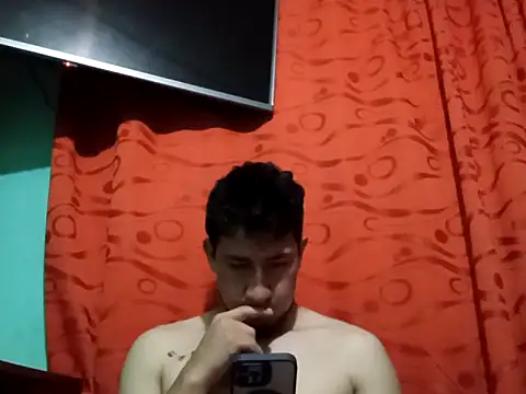 Snapshot of True_Di chatting on 30, 9, 2025 True Di online show from 30, 9, 2025